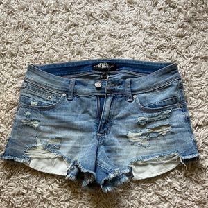 Jean short - ripped, light wash